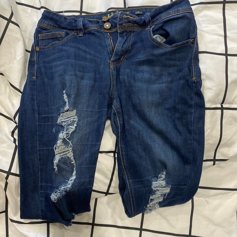 Skinny ripped curvy size 9 w29 L27 good condition supper comfy